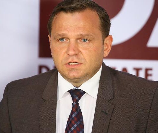 Ghimpu îi reamintește lui Năstase cum în 2016 cerea alegeri anticipate, pentru a aduce socialiștii la putere