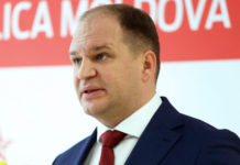 Politica de fațadă împiedică dezvoltarea Republicii Moldova, avertizează deputatul