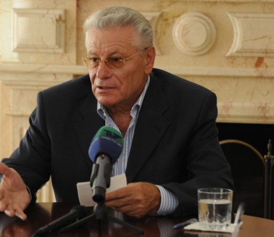 Fostul președinte Petru Lucinschi, audiat de procurori