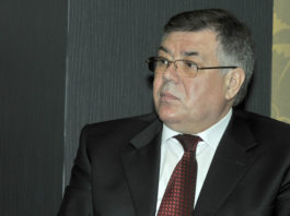 Deputatul Reniță într-o formă cețoasă, se simte trecutul diplomatic, dă de pământ cu Năstase