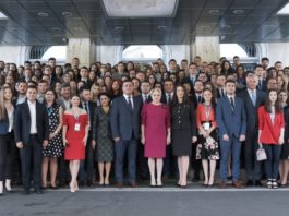 Guvernul României a fost demis. Parlamentul a adoptat moţiunea de cenzură