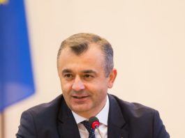 Premierul Chicu a explicat de ce unii bugetari nu și-au ridicat salariile la timp