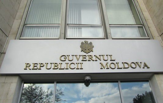 Acțiuni care ar contribui la stoparea extinderii infecției în țară, discutate la Guvern