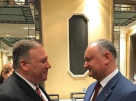 Igor Dodon a discutat cu Mike Pompeo despre Plahotniuc
