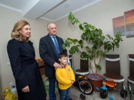 De ziua sa, Igor Dodon a ales să facă el cadouri