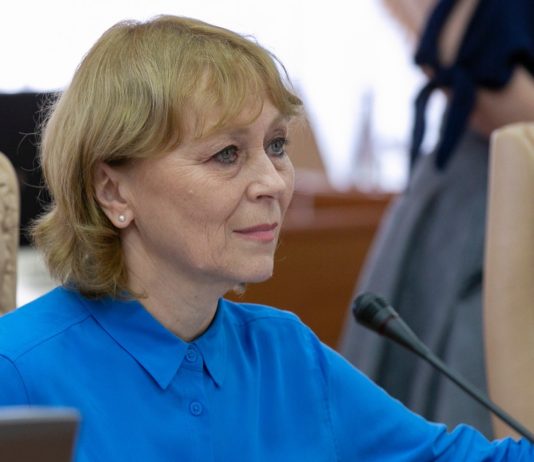 Lovitură pentru angajații din Educație: Aceștia nu vor fi primiți la muncă fără certificat de vaccinare sau test