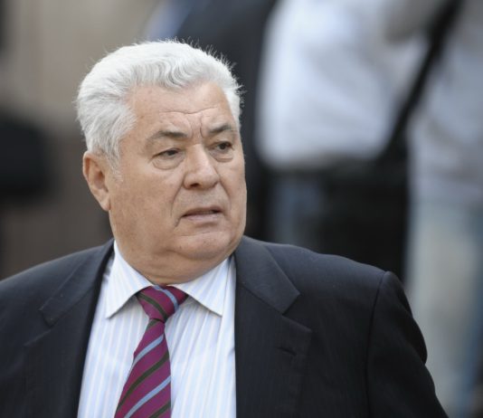 Voronin, susținerea lui Chicu: Cum e salutul, așa și răspunsul