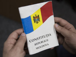 Reniță: O gură de aer până la următorul atac asupra Constituției