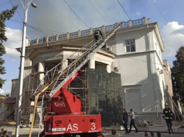 Deputații PSRM donează câte 5 mii lei din salariu pentru restabilirea Filarmonicii Naționale