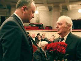 Igor Dodon l-a felicitat pe scriitorul Ion Druță cu ocazia zilei de naștere