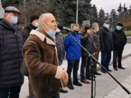Un lider al fermierilor, care protestează în PMAN, spune că agricultorii ar putea să se implice în politică