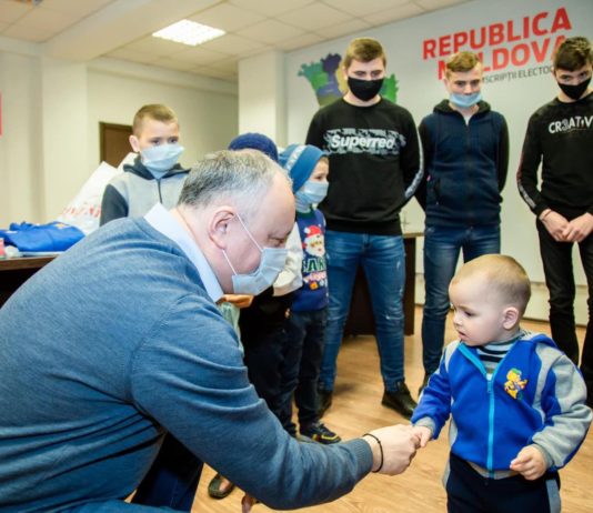 Ajutorul financiar oferit de Dodon va permite familiei Gamarța să-și construiască o casă