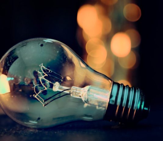 Autoritățile din Moldova acționează în detrimentul cetățenilor, fapt ce va duce la creșterea tarifului la energia electrică