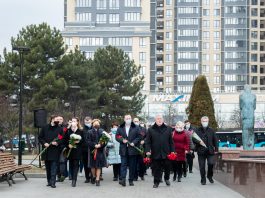 Deputații Blocului Comuniștilor și Socialiștilor au depus flori la Complexul memorial „Feciorilor Patriei – Sfântă Amintire” (VIDEO)