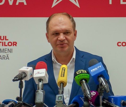 Primarul capitalei va întreba locuitorii țării dacă merită să transforme MAN într-un partid politic