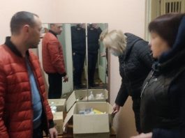 Deputatul PSRM Irina Lozovan se află la punctul de trecere Moghiliov-Podolsk-Otaci și ajută la gestionarea situației
