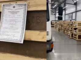 FOTO// Zeci de sicrie stivuite ca niște grămezi de lemn pe principalul aeroport internațional din Novosibirsk