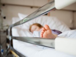 Răpire în Italia: doi indivizi mascați au pătruns într-un centru și au fugit cu o fetiță de cinci luni