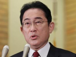 VIDEO// În timp ce premierul Japoniei se îndreaptă spre Kiev, luptele din estul Ucrainei se intensifică