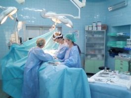 Primul transplant de inimă care reprezintă o premieră mondială