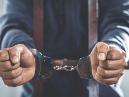 Deținătorii de conturi false pe rețelele sociale din Moldova vor fi pedepsiți