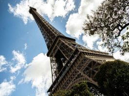 O grevă paralizează Turnul Eiffel în ziua marcării unui secol de la moartea lui Gustave Eiffel