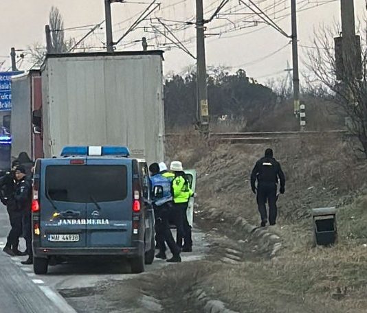 Fermieri români protestând în județul Brăila, atacați cu cuțite de doi transportatori ucraineni