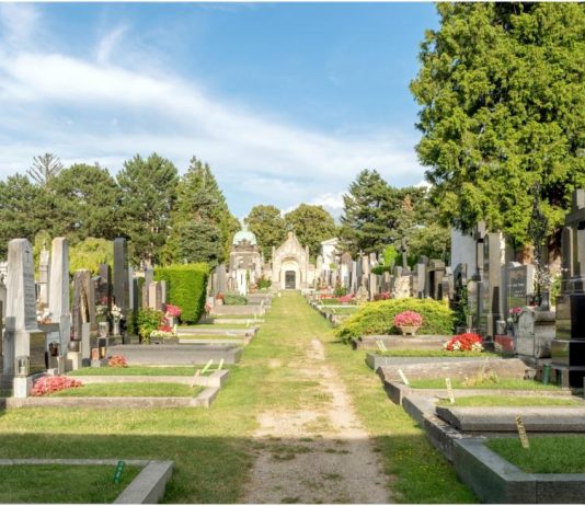 În Japonia s-a deschis primul cimitir ortodox. Cu cât se vinde un loc de veci