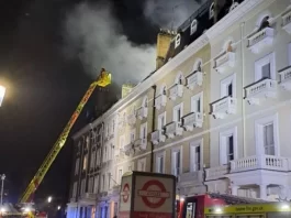 Incendiu puternic în Londra: 11 persoane au fost transportate urgent la spital