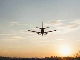 Aterizare de urgență fără incidente: Un avion în Australia a coborât fără trenul de aterizare