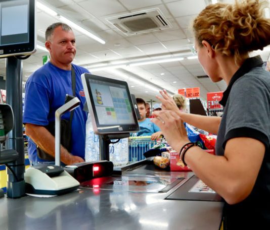 Grecia introduce săptămâna de muncă de șase zile