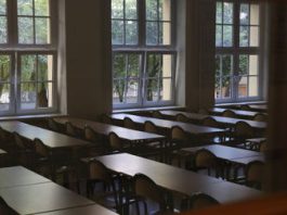 Italia: Căldura extremă ar putea întârzia anul școlar până în octombrie