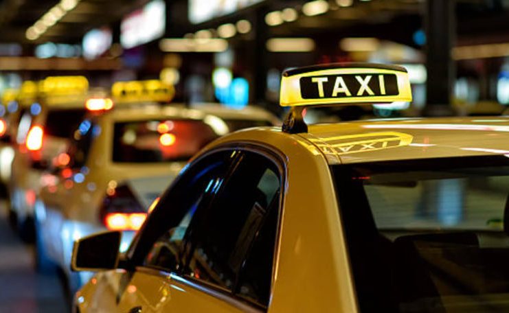 Noi reguli pentru serviciile de taxi: plățile vor trebui procesate prin instituții financiare din Moldova