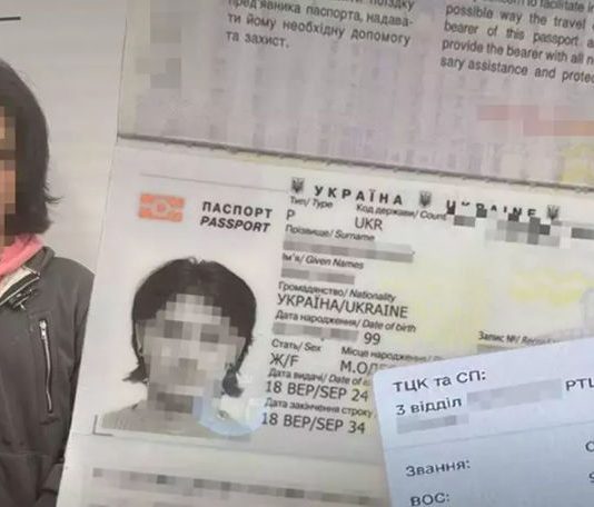 Șocant: Un bărbat din Ucraina se deghizează în femeie pentru a fugi de la front