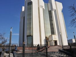 Cât câștigă candidații la președinție comparativ cu un moldovean de rând