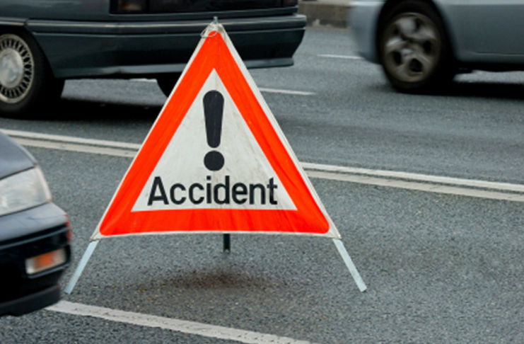 Patru vehicule, implicate într-un accident rutier la Sângera. O tânără a avut nevoie de îngrijiri medicale