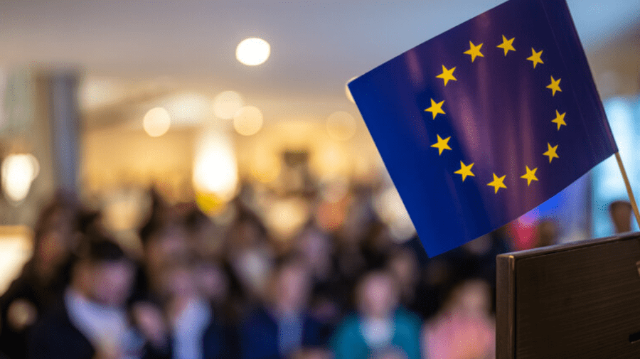 UE-flag-900x505