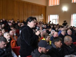 Satul care își pierde școala: „Nu e reformă, e condamnare”