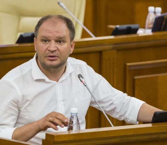 Ion Ceban: „Viitorul premier trebuie să fie independent de fusta politică dictatorială”