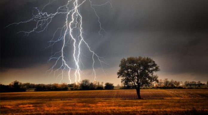 Ploi izolate cu descărcări electrice și temperaturi moderate în Moldova, 28-29 mai