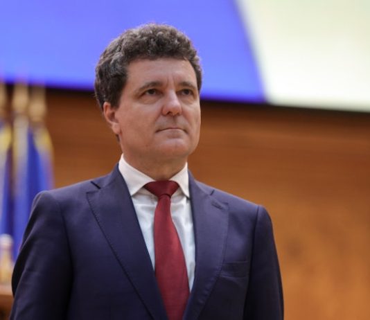 Criză politică la București: consultări de urgență la Cotroceni după respingerea Guvernului Veștea
