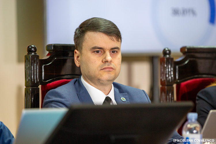 1103594__6605374c8ba46