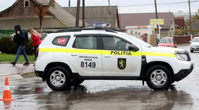 Femeie salvată de polițiști dintr-o tentativă de suicid cu cablu electric