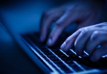 Scandal de spionaj: fost executiv american, acuzat că a livrat secrete de hacking către Rusia
