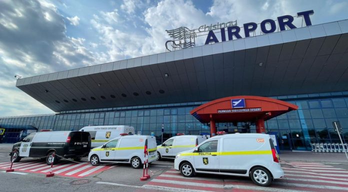 Situație tensionată pe Aeroportul din Chișinău: zboruri perturbate din cauza bagajului suspect