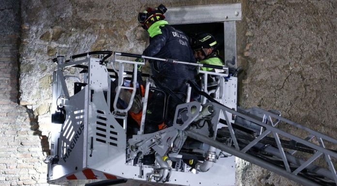 Un român a murit sub dărâmături în centrul Romei în timpul lucrărilor la turnul „Torre dei Conti”