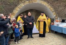 Izvorul „Prietenia”, renovat de familia Mîțu, a fost sfințit