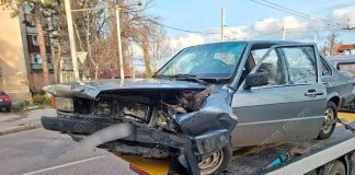 Două mașini s-au ciocnit violent la Bender. Unul dintre șoferi a fost rănit