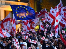 Georgia în coliziune cu democraţia: UE sună alarma