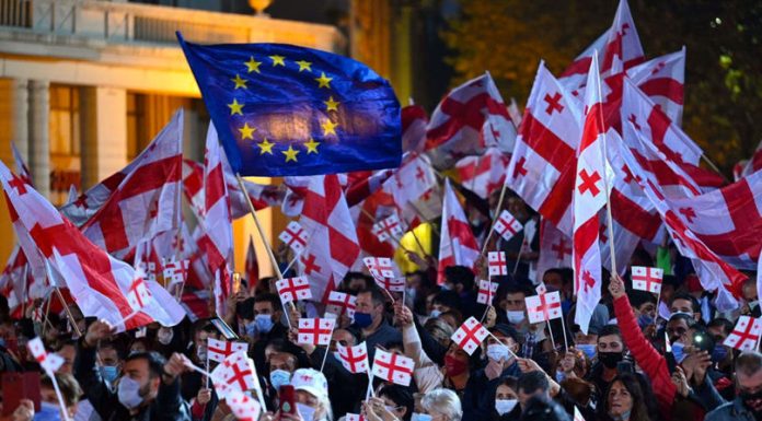 Georgia în coliziune cu democraţia: UE sună alarma